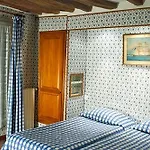 Du Lys Hotel 3*
