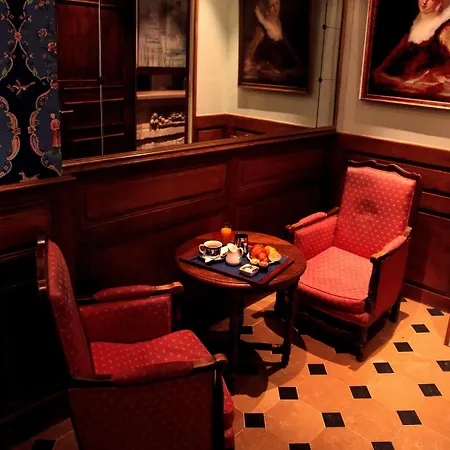 Hotel Du Lys 3*