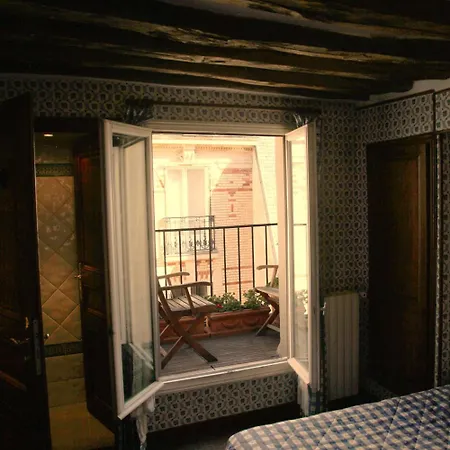 Otel Du Lys Paris