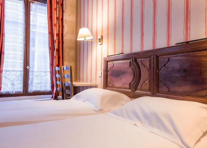 Отель Du Lys 3*